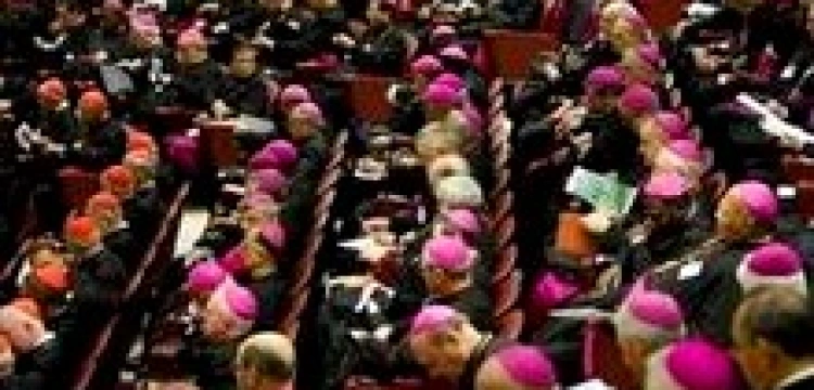 Hierarchowie wzywają do powszechnej modlitwy za Francję. Chodzi o obietnice Hollande'a?