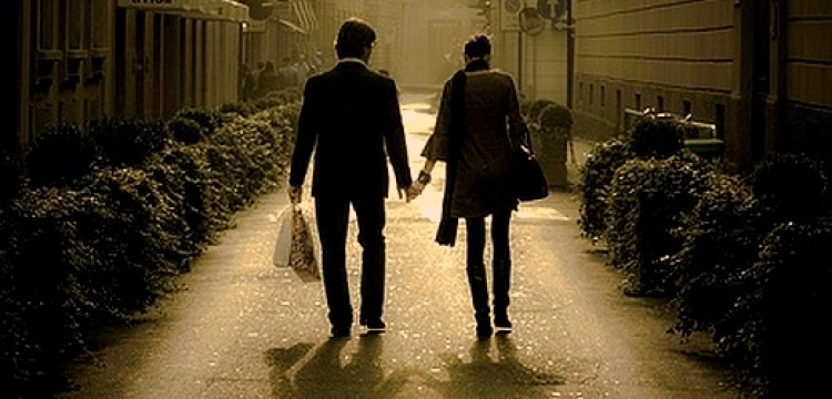 Dla konserwatystów zbyt liberalny, dla liberałów za konserwatywny