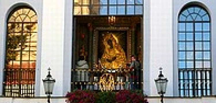 Przerażający wandalizm, a nie remont Ostrej Bramy. Za pieniądze Rotary Club?