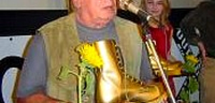 Rysownik „Polityki” opluwa księży na antenie Tok FM