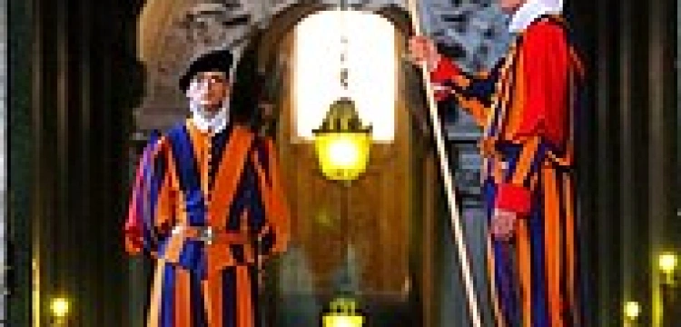 Do Watykanu tylko w godnym stroju