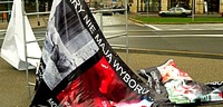 Wystawa "Wybierz życie" znowu niepokoi 