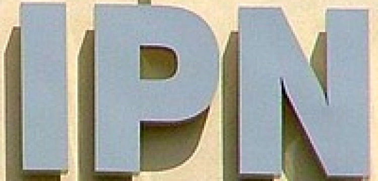 Tusk chce zabrać IPN „gończym” historykom