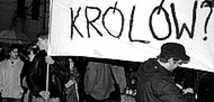 Protest przeciwko pochówkowi na Wawelu nie był spontaniczny?