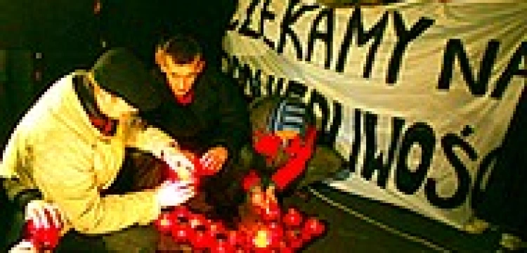 Prokuratura zbada, czy zwolennicy Jaruzelskiego propagowali totalitaryzm