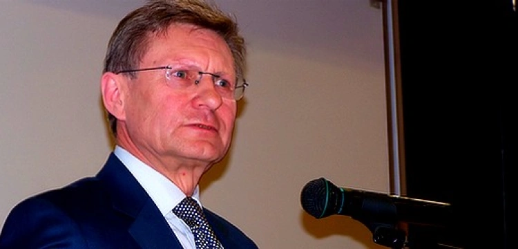 Zbawca gospodarki, czy ojciec patologii III RP? A może zwykły księgowy?