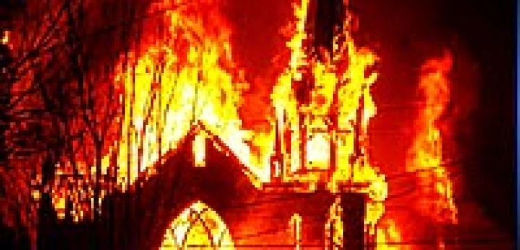 W Malezji trwa wojna o „Allaha”. Wrzucono bomby do kolejnych kościołów