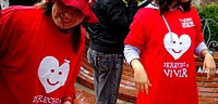 "Manifestacje krwi” przeciwko aborcji w Hiszpanii. Razem z katolikami protestowali protestanci i muzułmanie