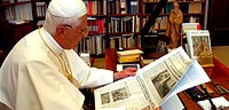 „Watykan musi stworzyć własną politykę medialną”