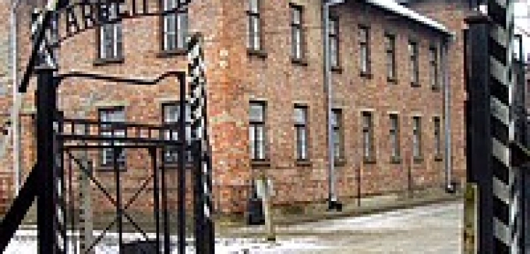 Pieniądze z tablicy z Auschwitz miały pójść na zamach terrorystyczny?