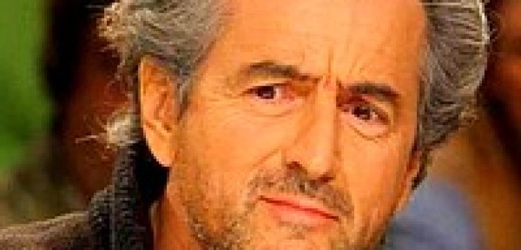 Bernard-Henri Lévy broni Benedykta XVI: On jest kozłem ofiarnym