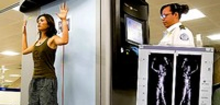 Skanery ciała na lotniskach już odwodzą ludzi od latania samolotami