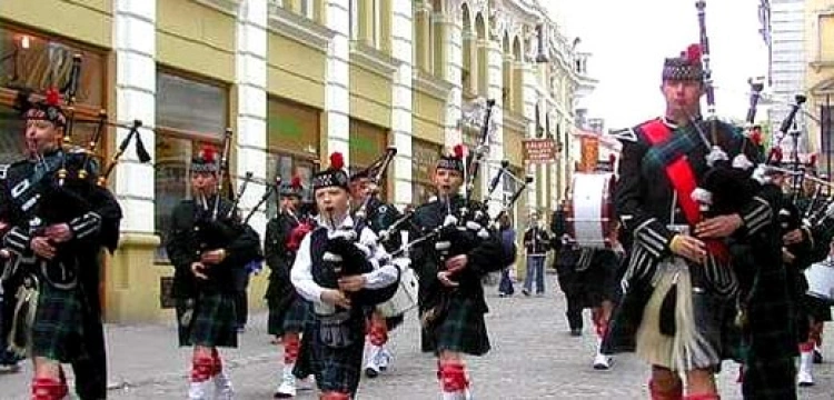 Rodziny nie przestraszyły się ulewy