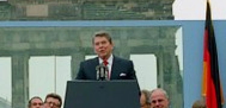 Reagan w więzieniu Stasi