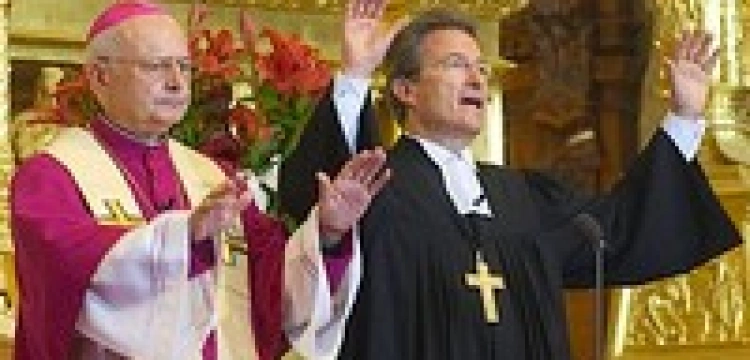 "Podbity bokser" celnie uderza w biskupki-rozwódki