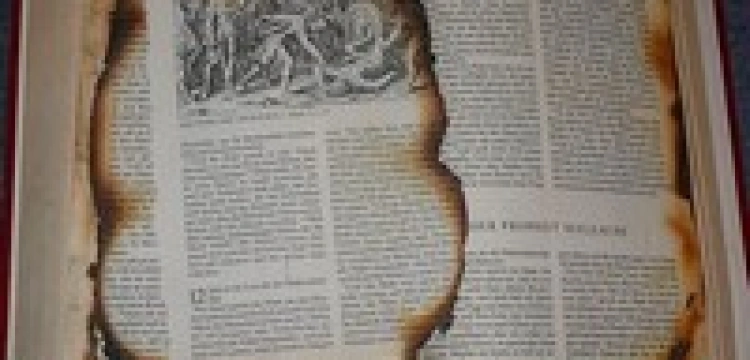 Chrześcijańskie symbole zbeszczeszczone przez zwolenników aborcji