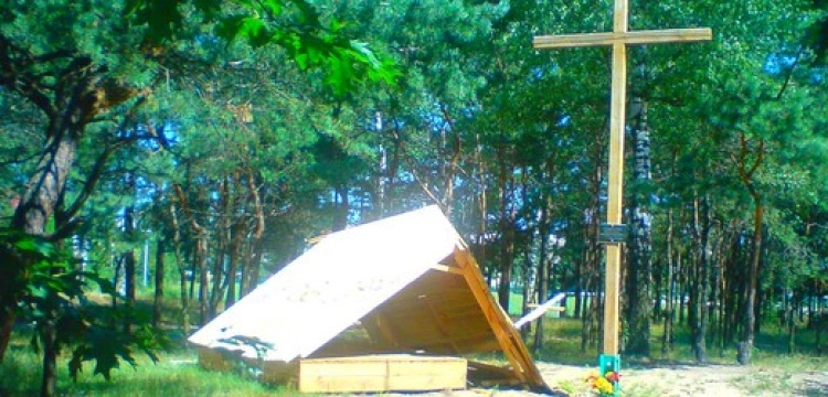 Spór o krzyż w Stalowej Woli między Panem a Plebanem