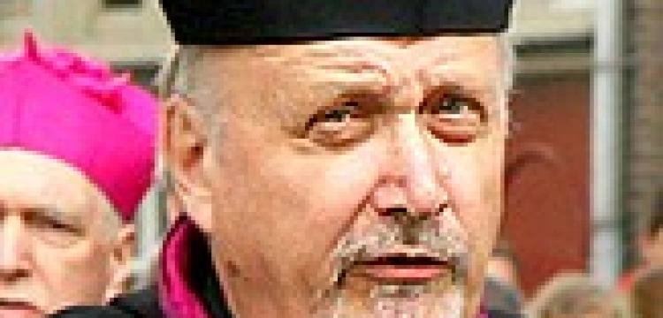 Ksiądz mówi "dosyć": Biskupi bardziej zajmują się liczbami i spokojem, niż głoszeniem prawdy