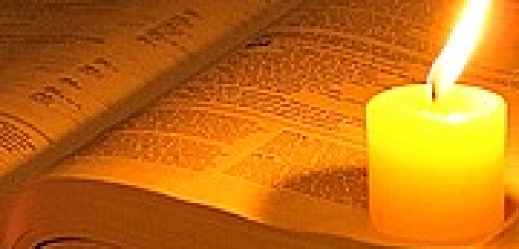 Żyd publicznie profanuje Nowy Testament. I nikt nie reaguje