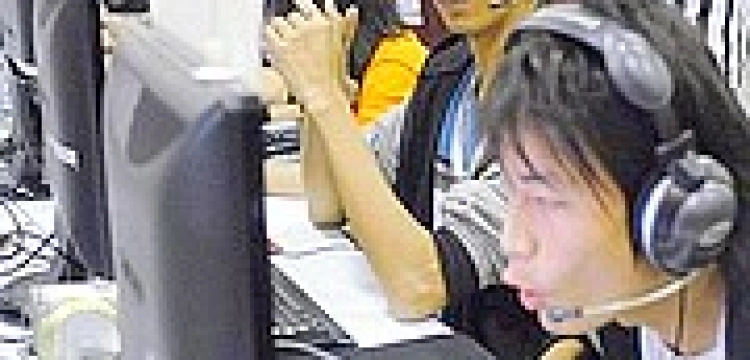 Chińska młodzieżówka komunistyczna alarmuje: internet uzależnia