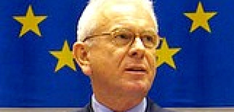 Niemiecki europoseł wyróżniony przez Watykan - przedstawi papieskie orędzie