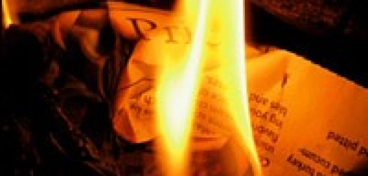 Zapłonął stos pod dokumentami soborowymi. W kaplicy tradycjonalistycznego kapłana