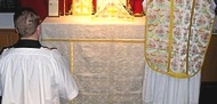 Tornielli: Kościół bardziej surowo patrzy na sposób odprawiania liturgii