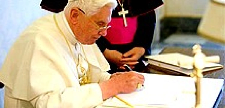 Nowy watykański serwis