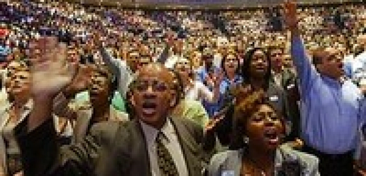 Megasamotni wierni megakościołów