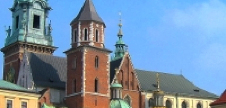 Jarosław Kaczyński przy grobie brata  