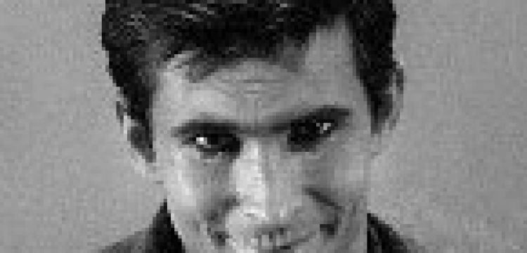 Dziecko na zamówienie o twarzy psychopaty z filmu Hitchocka?