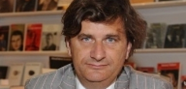 Palikot chce, by biskupi pojawiali się na państwowych uroczystościach w garniturach