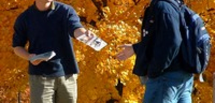 Proces za rozdawanie chrzescijańskich ulotek na islamskim festiwalu 