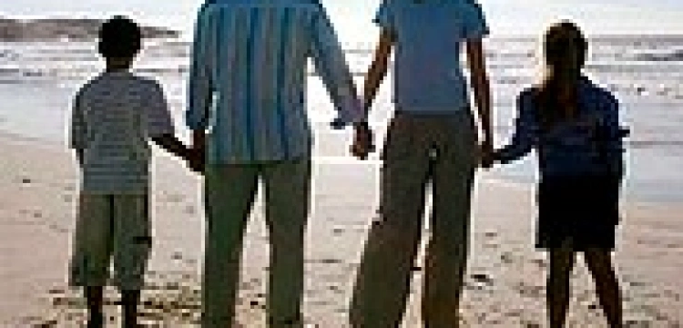 Młodzi Polacy stawiają na rodzinę