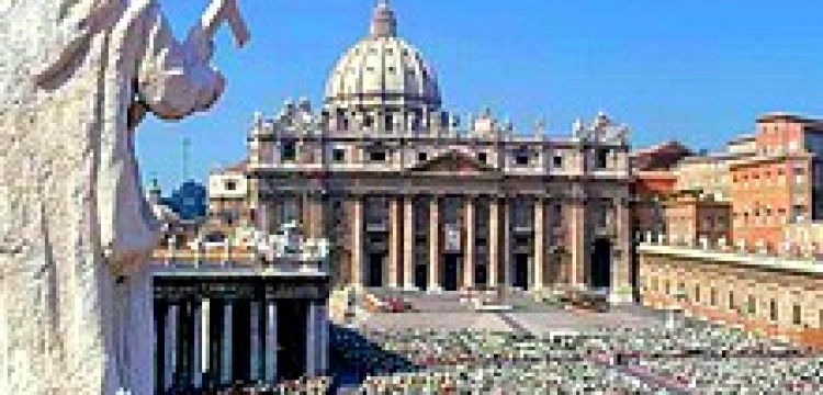 Dziesiątki tysięcy wiernych na placu św. Piotra - dla Benedykta