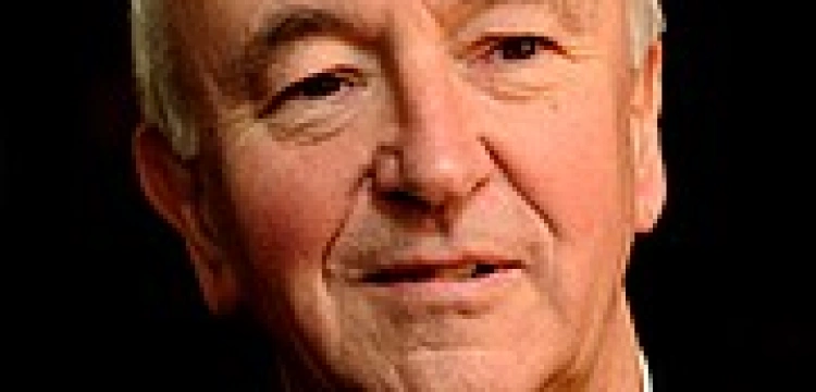 Angielski Kościół ostrzega przed zgubnym wpływem portali społecznościowych