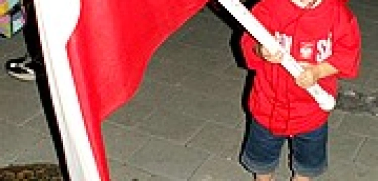 CBOS dla "GW": Polacy bardziej na prawo