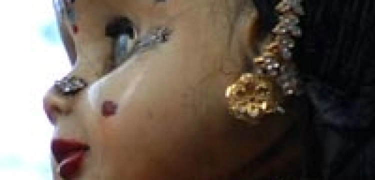 Płatki w prochu - o eksterminacji kobiet w Indiach