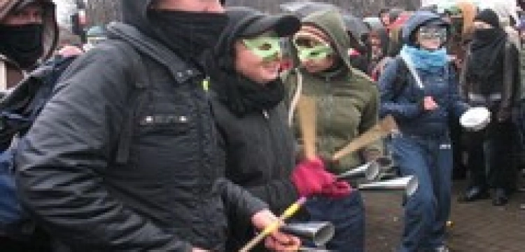 Robert Biedroń i wielu „antyfaszystów” zatrzymanych w trakcie wczorajszego Marszu Niepodległości