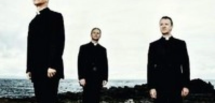 Księża z Irlandii na szczytach list przebojów