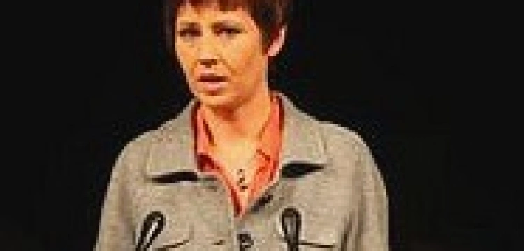 Poparła prawicę - została pobita