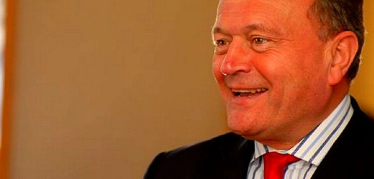 Obejrzał "Katyń" i nie zostawia suchej nitki na francuskich elitach