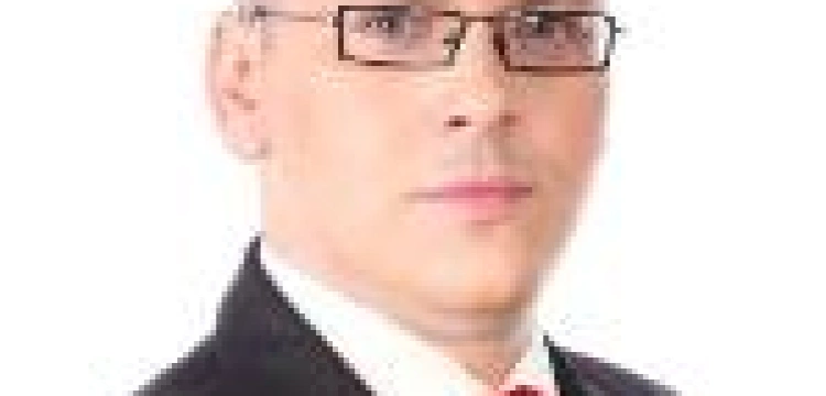 Warot: To historyk powinien ustalać prawdę historyczną