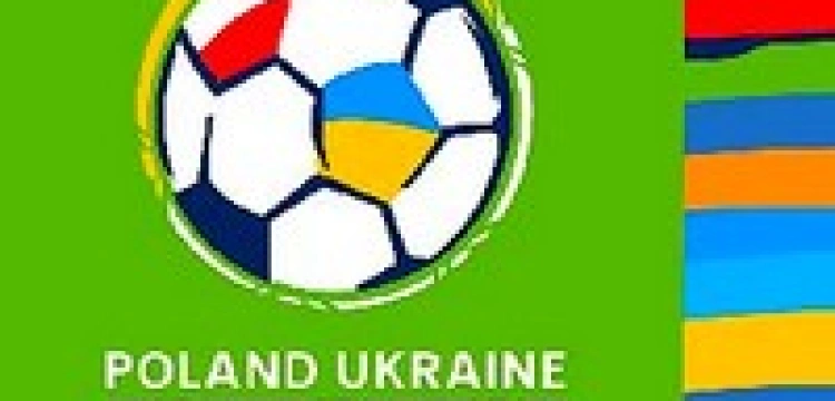 Jezus z piłką w dłoniach? Czemu nie, jeśli przyda się do promocji Euro