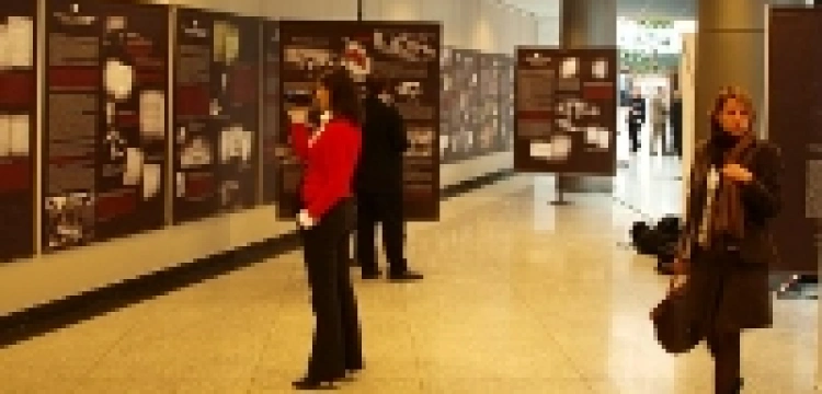 Amerykanie poznają zbrodnię katyńską