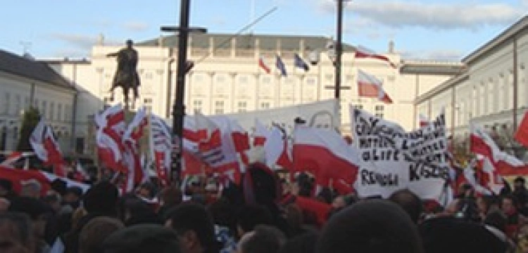 Warszawa: Niewygodna rocznica katastrofy pod Smoleńskiem