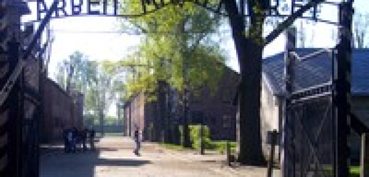 Złodziej napisu z obozu Auschwitz wskazał domniemanego zleceniodawcę