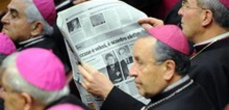 Początek wojny klanu Berlusconich z Kościołem?