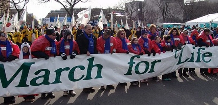 Niemedialne zwłoki dziecka w słoiku 