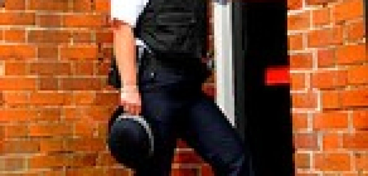 Staruszka skrytykowała homoparadę. Do jej drzwi zapukała policja